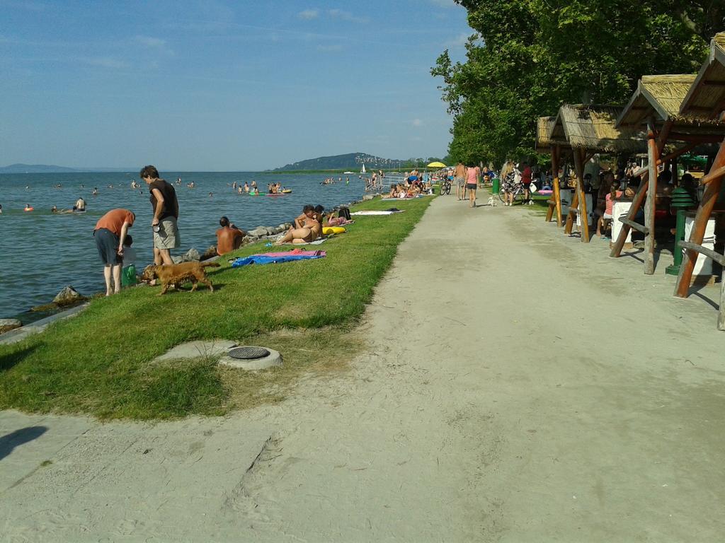 Munkacsy Apartmanok Balatonfenyves Eksteriør bilde